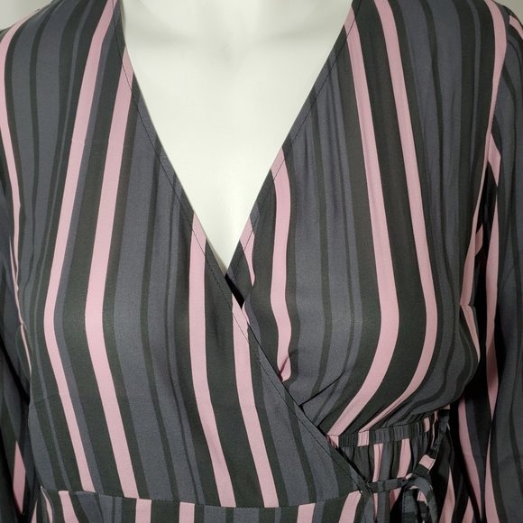 Torrid Stripped Wrap Blouse Size 1 (14-16) - Picture 5 of 9